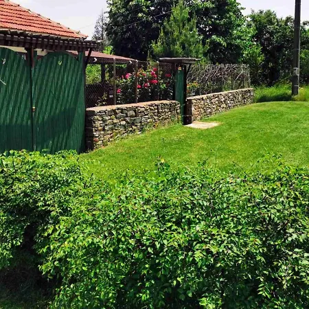 Feriehus Cozy 1 Bed In Near Karnobat Burgas Ognen