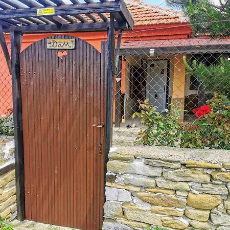 Cozy 1 Bed In Near Karnobat Burgas Feriehus *