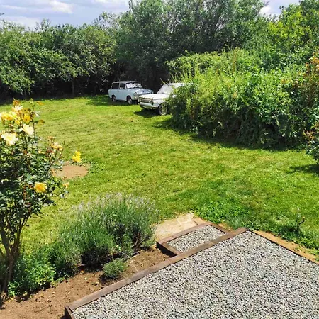 Cozy 1 Bed In Near Karnobat Burgas Feriehus