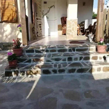 Cozy 1 Bed In Near Karnobat Burgas *