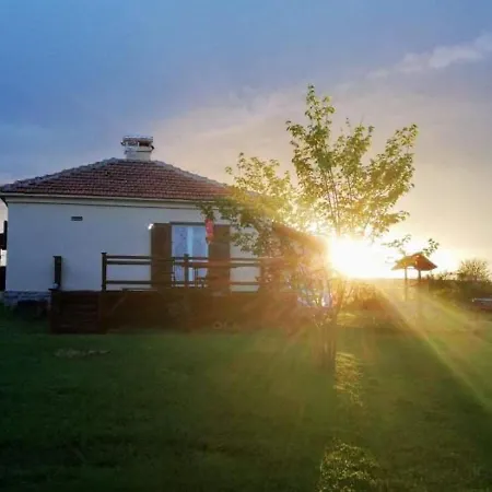 Cozy 1 Bed In Near Karnobat Burgas