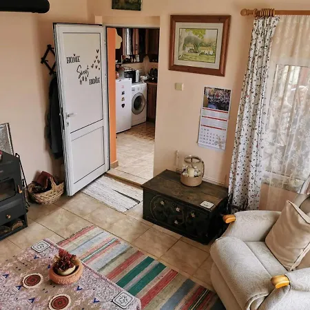 Cozy 1 Bed In Near Karnobat Burgas *