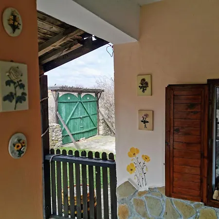 Cozy 1 Bed In Near Karnobat Burgas *
