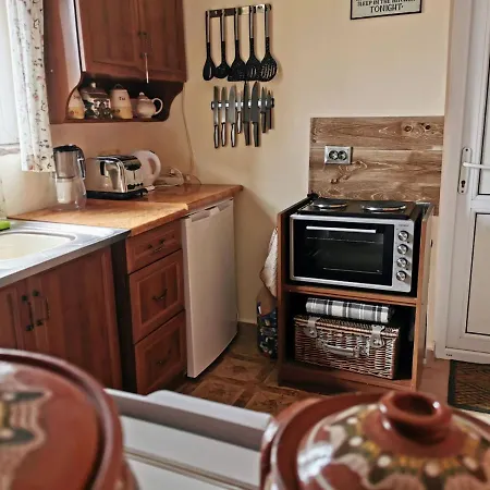Ваканционна къща Cozy 1 Bed In Near Karnobat Burgas *