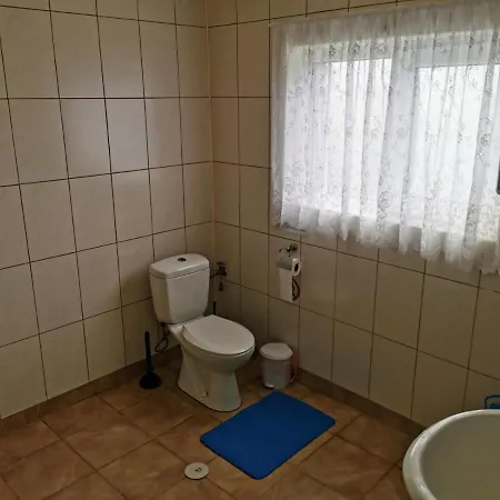 Ваканционна къща Cozy 1 Bed In Near Karnobat Burgas