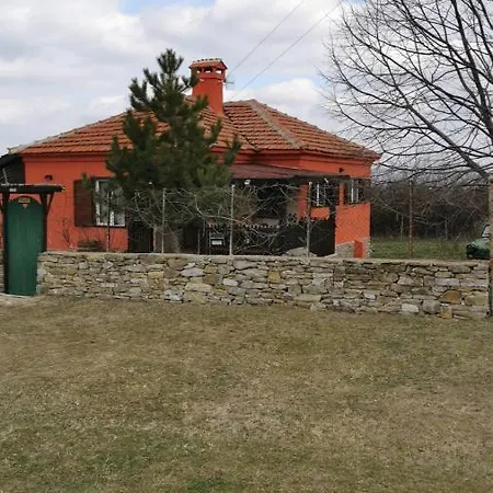 Cozy 1 Bed In Near Karnobat Burgas Ваканционна къща Ognen