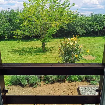Cozy 1 Bed In Near Karnobat Burgas *